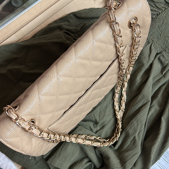 Channel Beige Quilt luxury Leather Bag - Picture 3 of 16